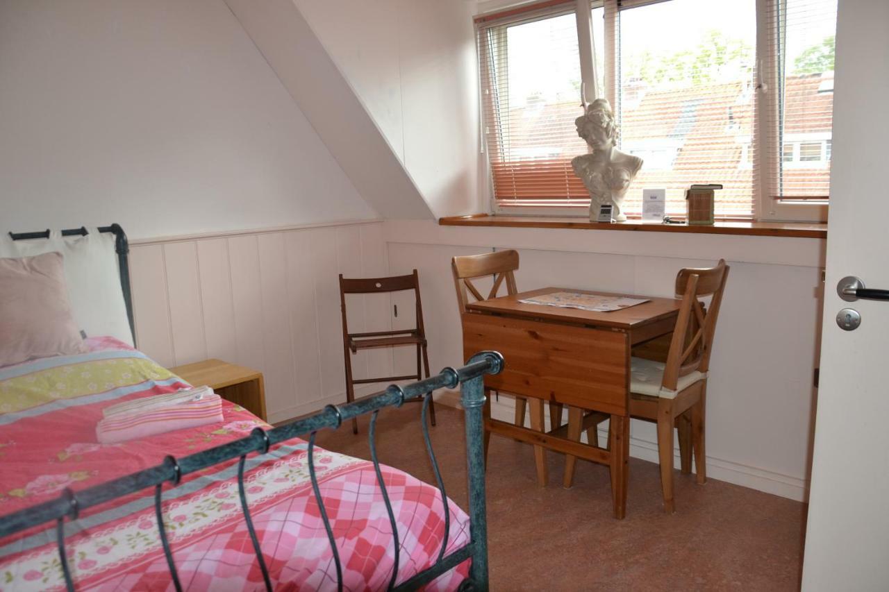 B&B Macbed Checkin-Time 1700-1800 Or Request Before You Book Alkmaar Dış mekan fotoğraf